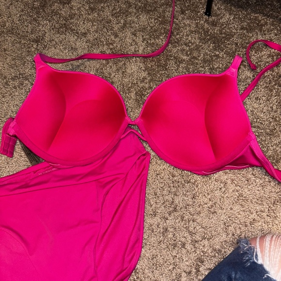 Victoria's Secret Bombshell swim suit - Picture 2 of 5